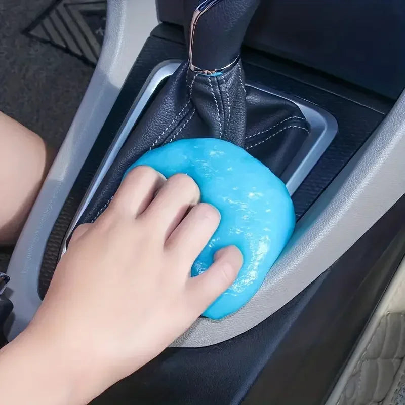 Realexity DetailGel reusable dust cleaning gel close-up